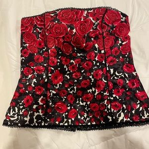 White House Black Market top. Red roses. Size 6